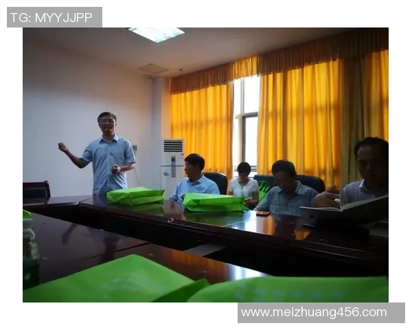 揭开神秘面纱一起猜猜这些世界足球明星的真实身份与传奇故事